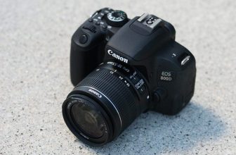 Canon EOS 800D