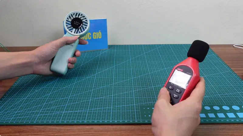 quạt cầm tay QCOOKER