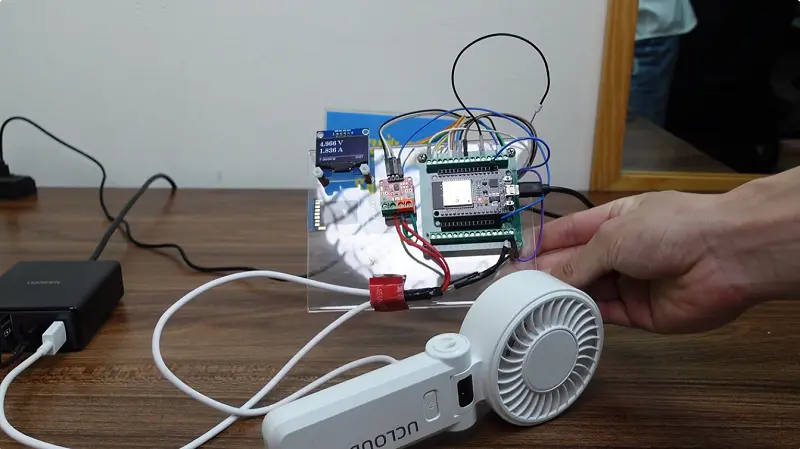 quạt cầm tay UCLOUDSOME