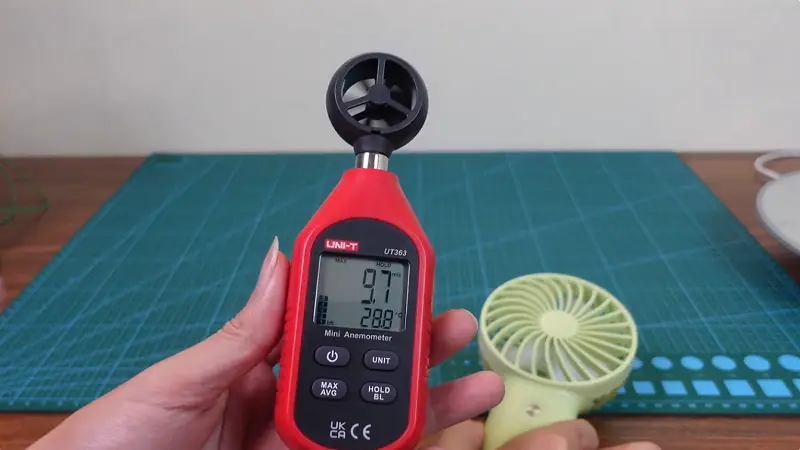 quạt cầm tay YOOBAO F3