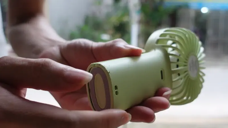 quạt cầm tay YOOBAO F3