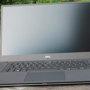 Đánh giá laptop Dell XPS 15 9570 (2018): Mạnh mẽ, nhỏ gọn, pin tốt