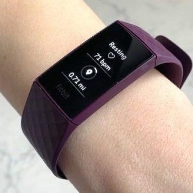 Đánh giá Fitbit Charge 4: Vòng đeo tay thông minh đáng mua nhất