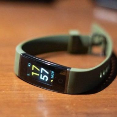 Đánh giá Realme Band: Giá rất rẻ nhưng liệu có đáng mua hơn Mi Band 4