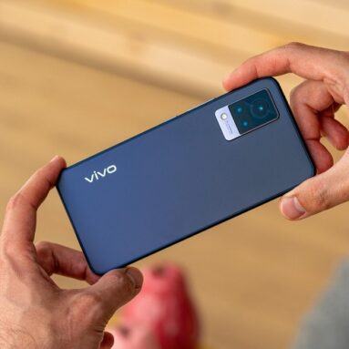 Đánh giá Vivo V21: Siêu mỏng với Camera selfie cực chất