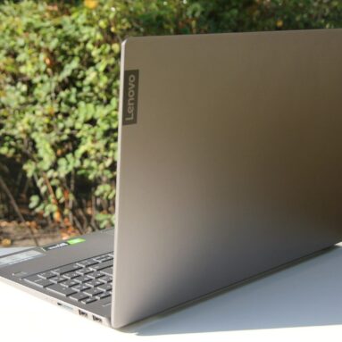 Đánh giá Lenovo Ideapad S540-15IWL: Một chiếc máy khá toàn diện!