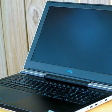 Đánh giá laptop Dell G7 15 7588: Mạnh mẽ và hợp lý!