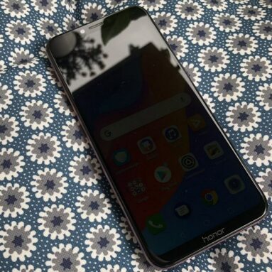 Đánh giá Honor Play: Smartphone gaming giá rẻ cho mọi người!